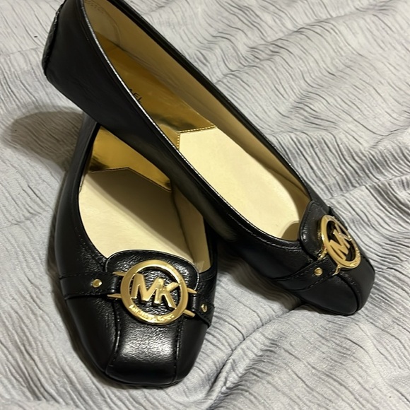 Michael Kors Black Leather Fulton Flats Gold SZ 9 1/2 M. Barely used - Picture 5 of 8